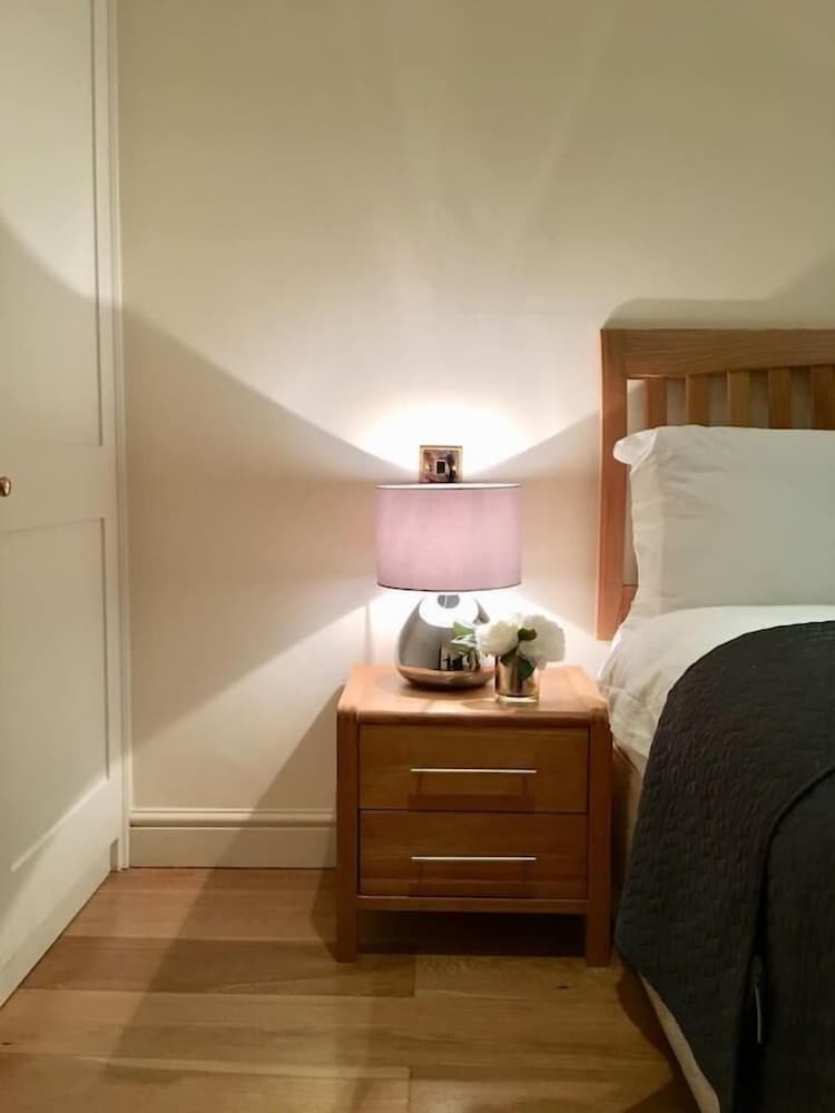 Фото English Garden Apartment