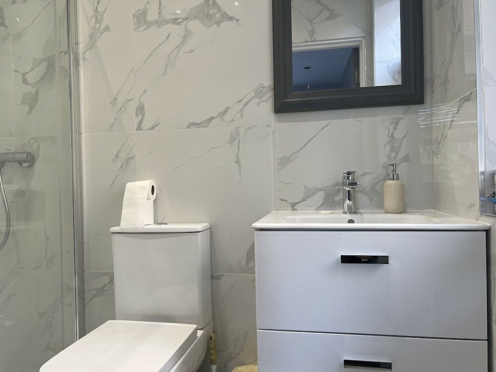 Фото The Grand Bleu - Next to Tube station