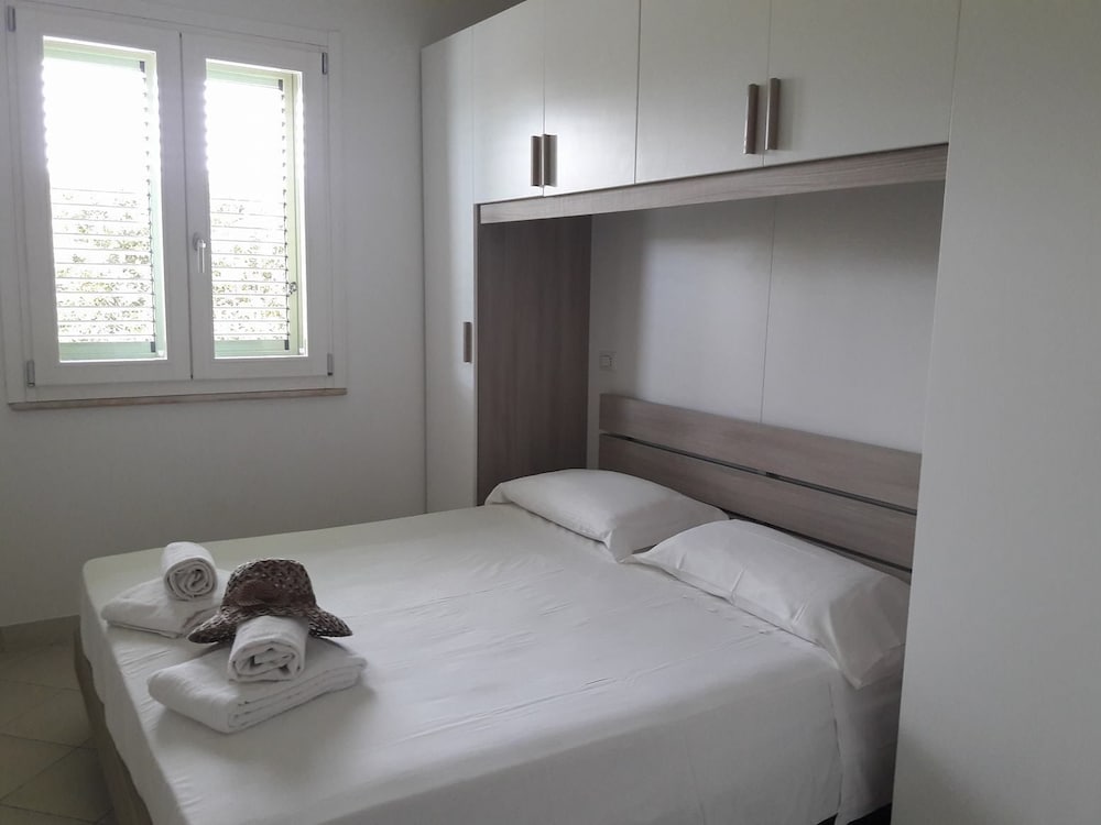 Фото Poseidon Swim & Restaurant Aparthotel