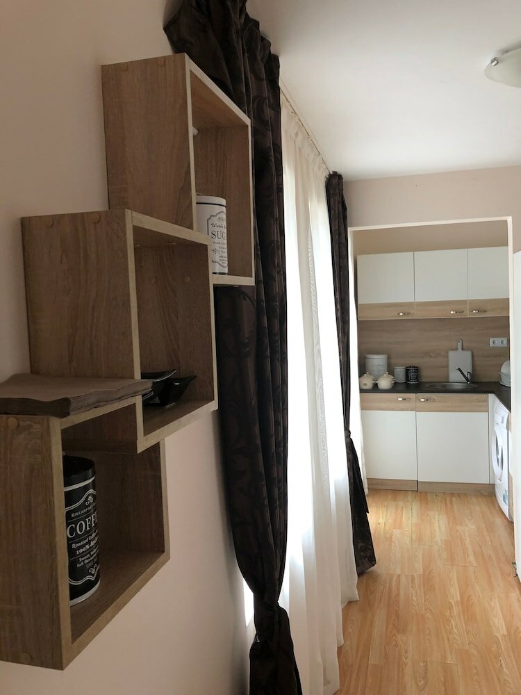 Фото Palace Deluxe Hotel