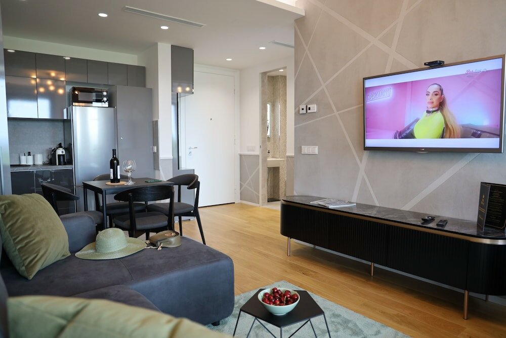 Фото Apartments Royal Sakura Park