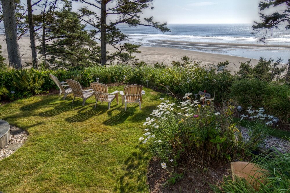 Фото Tyee Lodge Oceanfront B&b