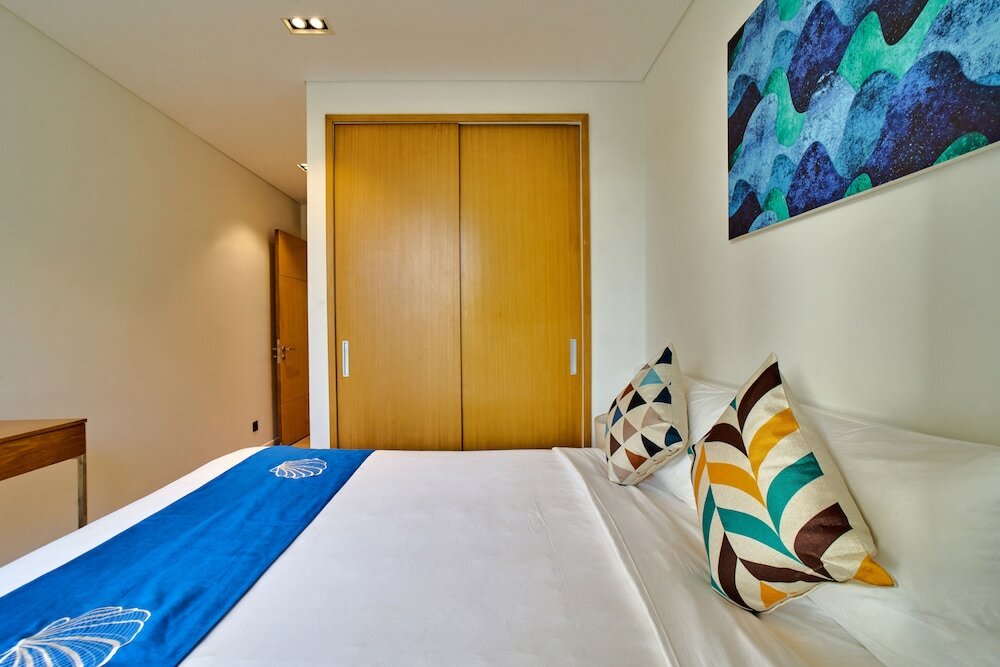 Фото Modern 4 Br villa-golf view for family