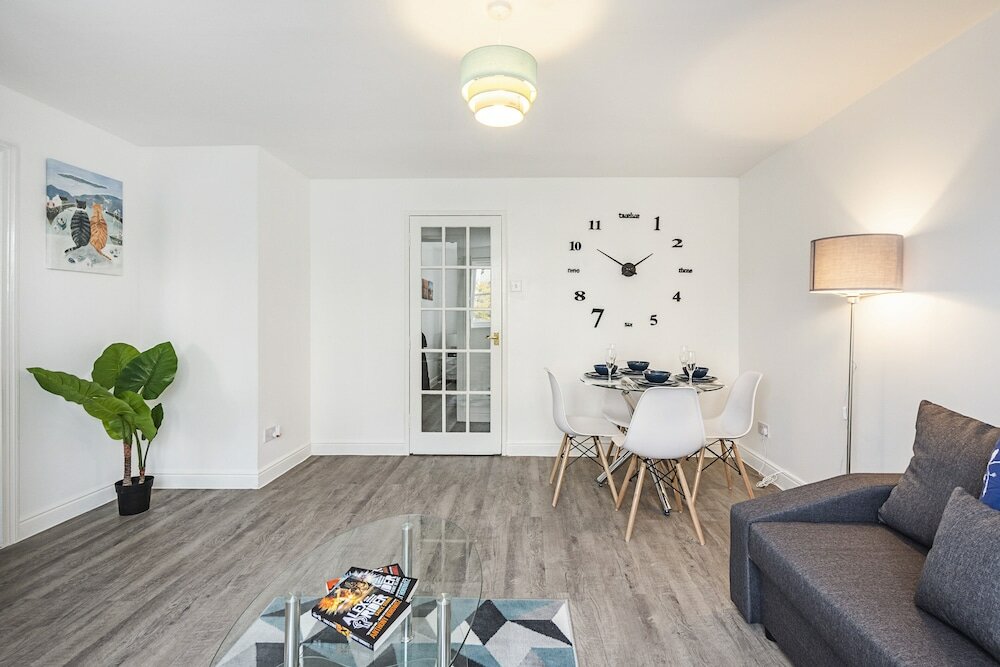 Фото Modern 2 Bedroom Lewisham Apartment