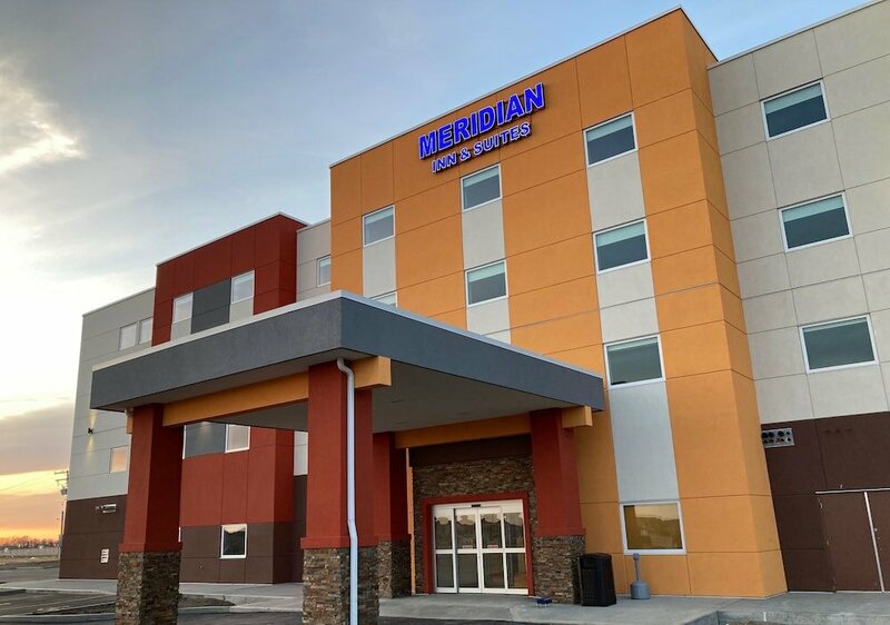 Гостиница Meridian Inn & Suites Regina Airport в Реджайне