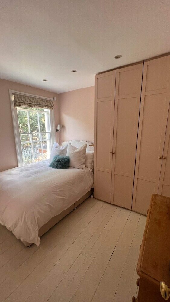 Фото Picturesque 2bd House - Heart of Stepney Green!