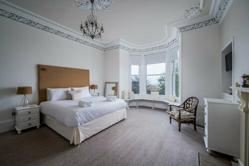 Гостиница Castle Beach - Magnificent Victorian Villa in Broughty Ferry