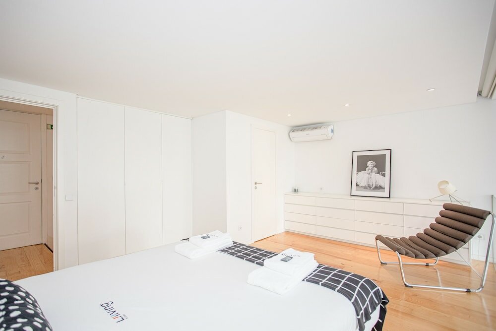 Фото Liiiving in Porto Light Spacious Apartment
