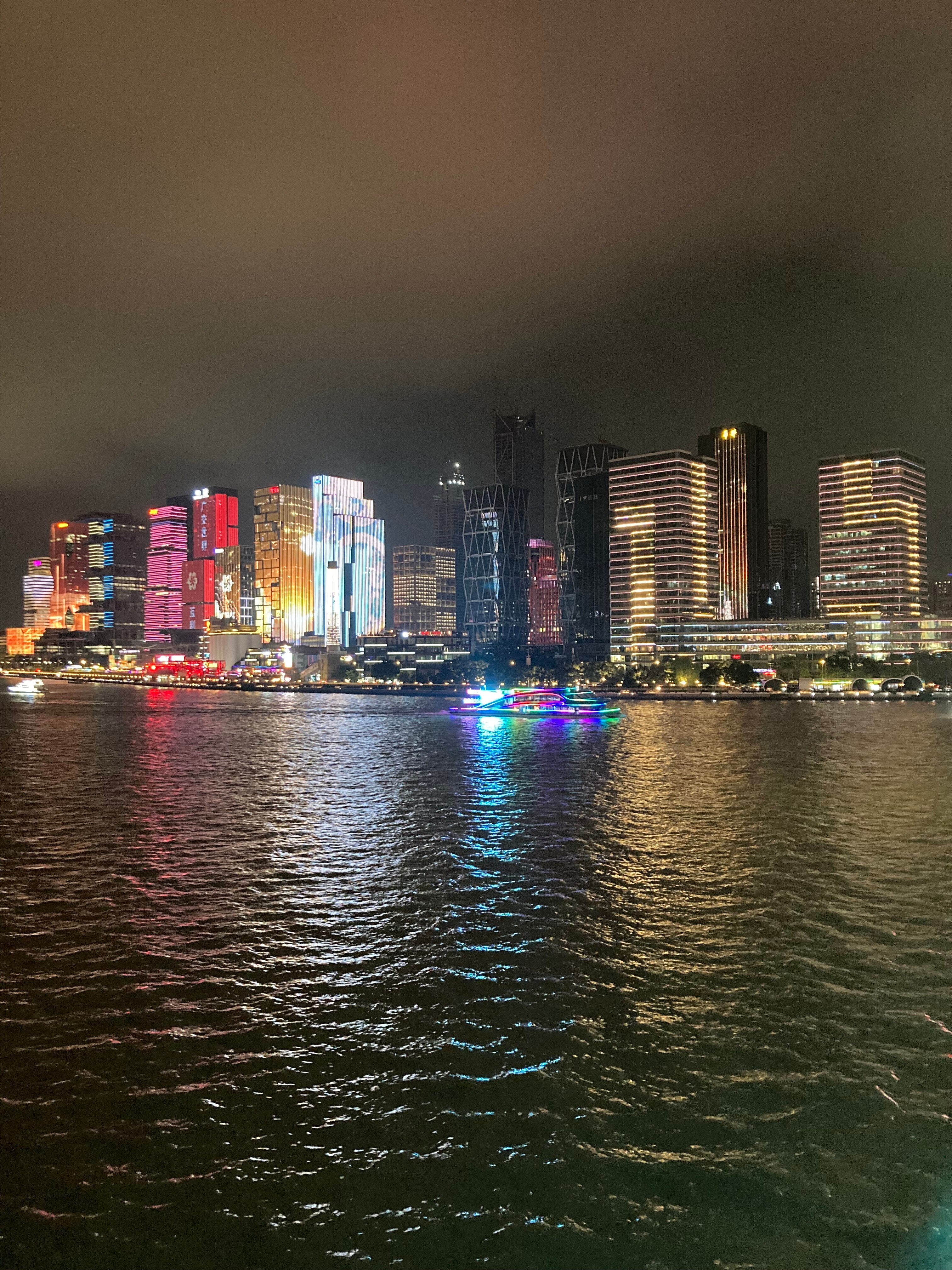 Фото Xingyi International Hotel Poly Store