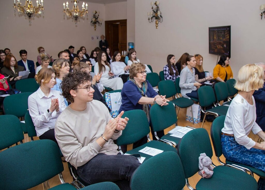 Колледж Колледж экономических международных связей, Москва, фото