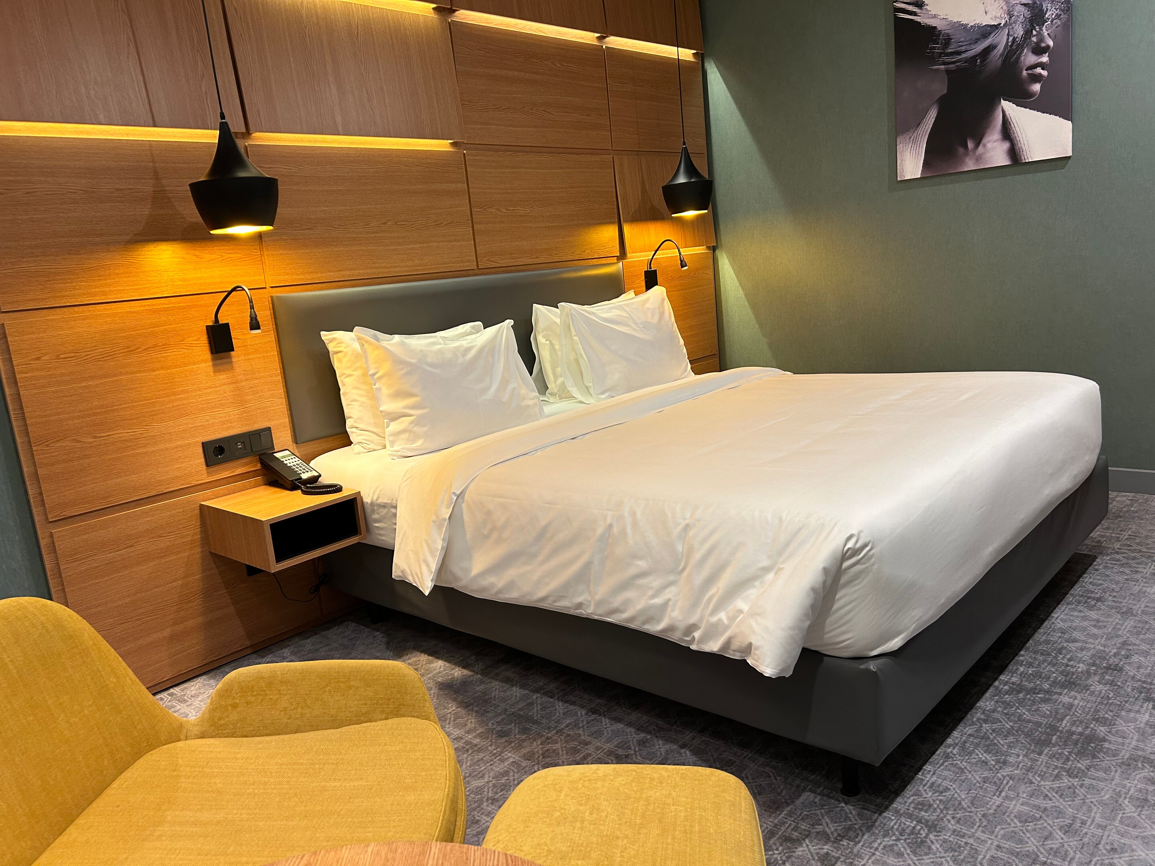 Фото Holiday Inn Yerevan Republic Square