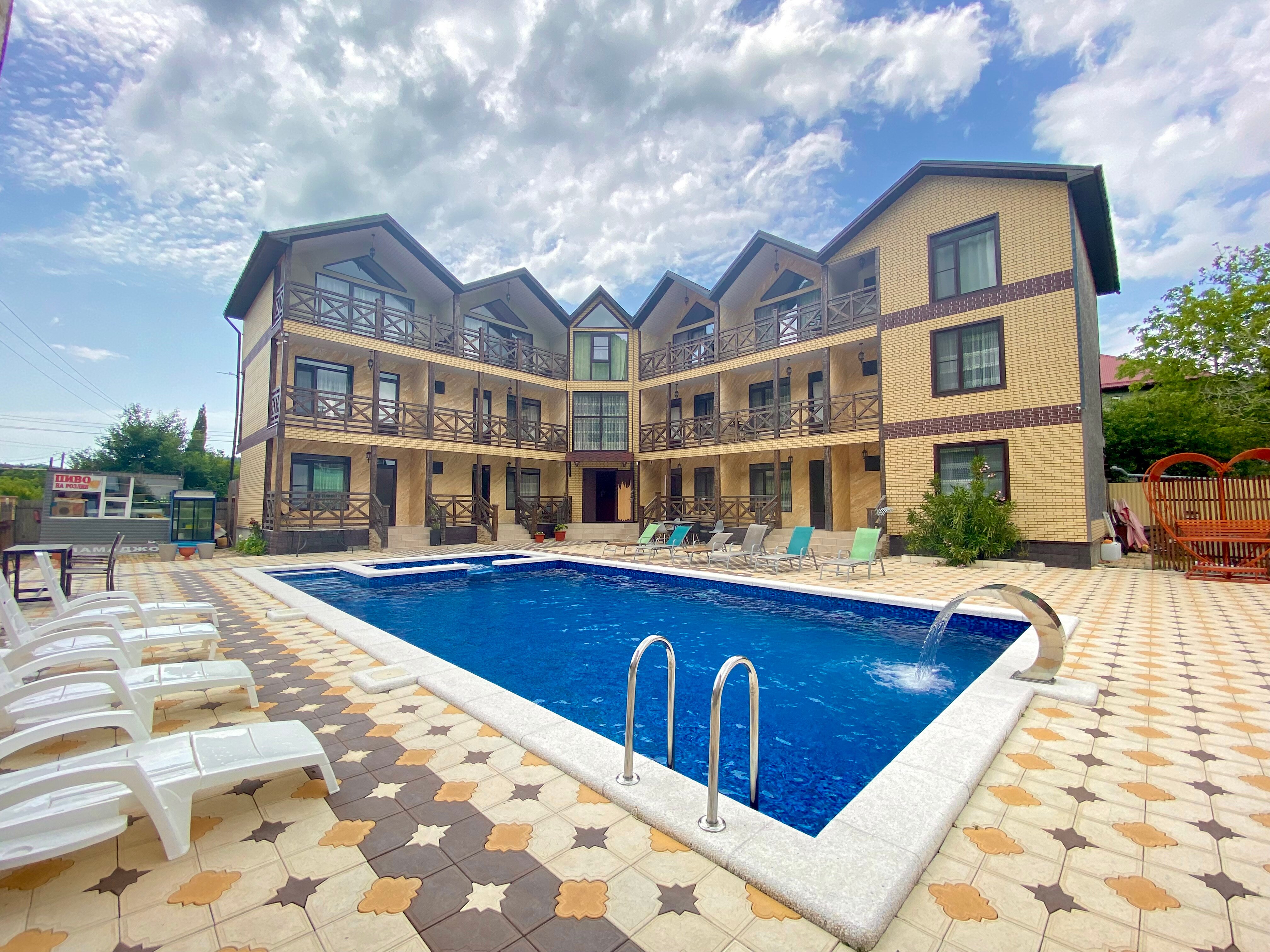 Фото Golden House