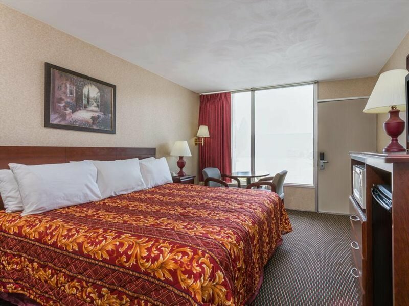 Фото Ramada Limited Norfolk