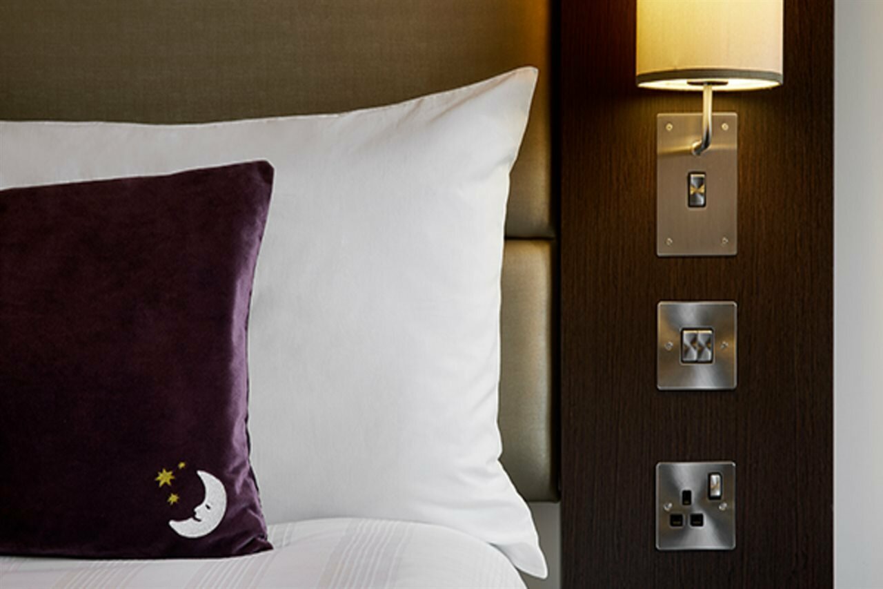 Фото Premier Inn Oxford Botley