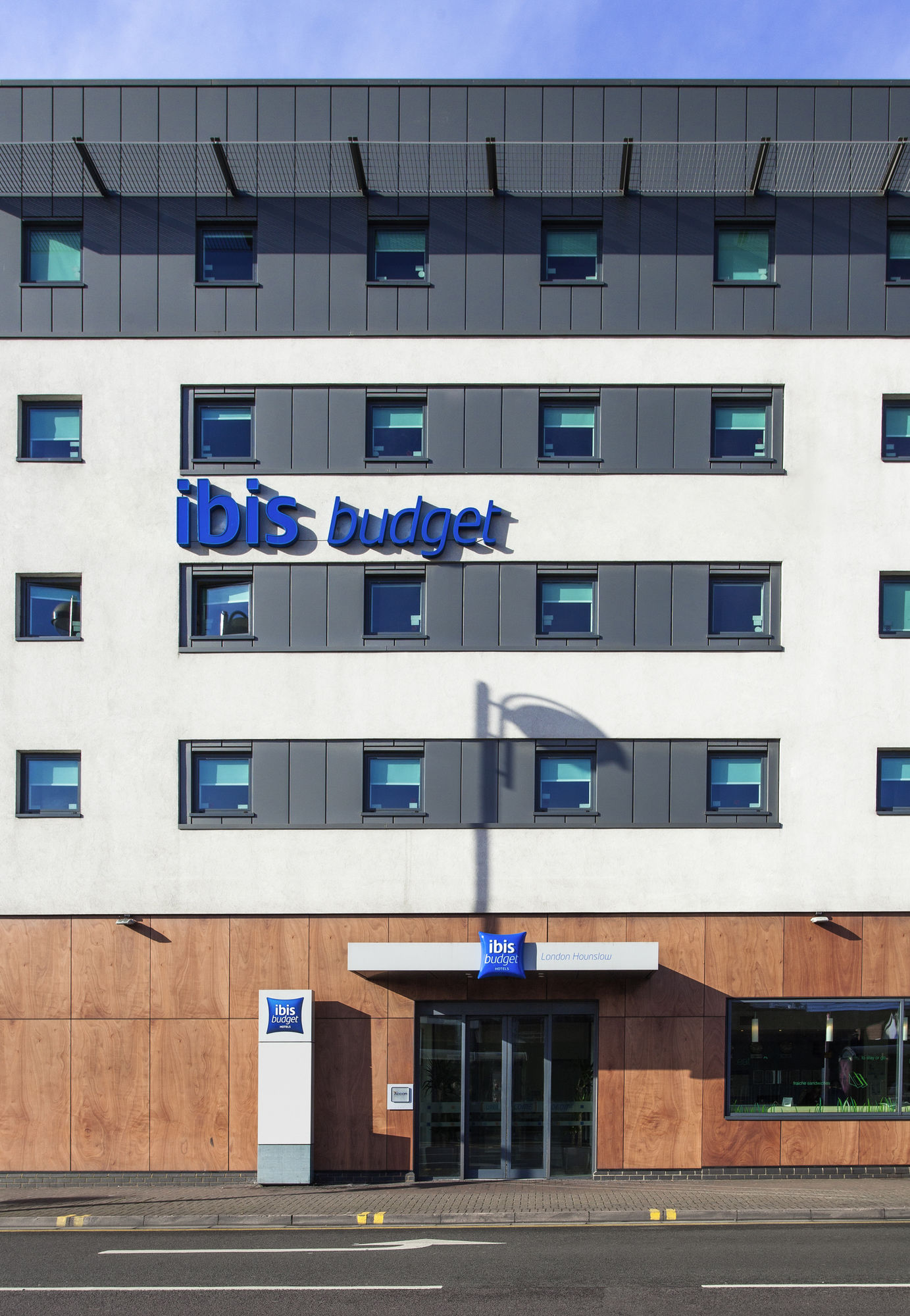 Фото Ibis budget London Hounslow
