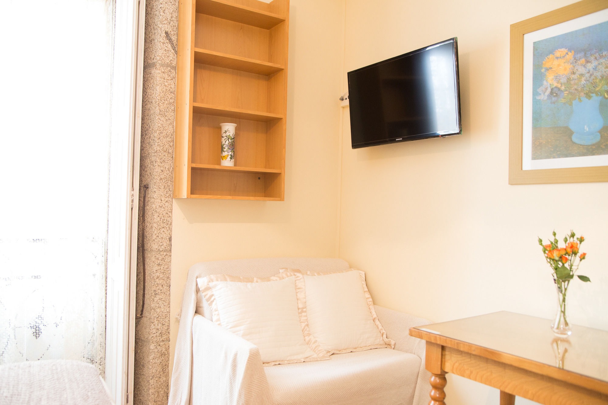 Фото Linares Rooms Santiago