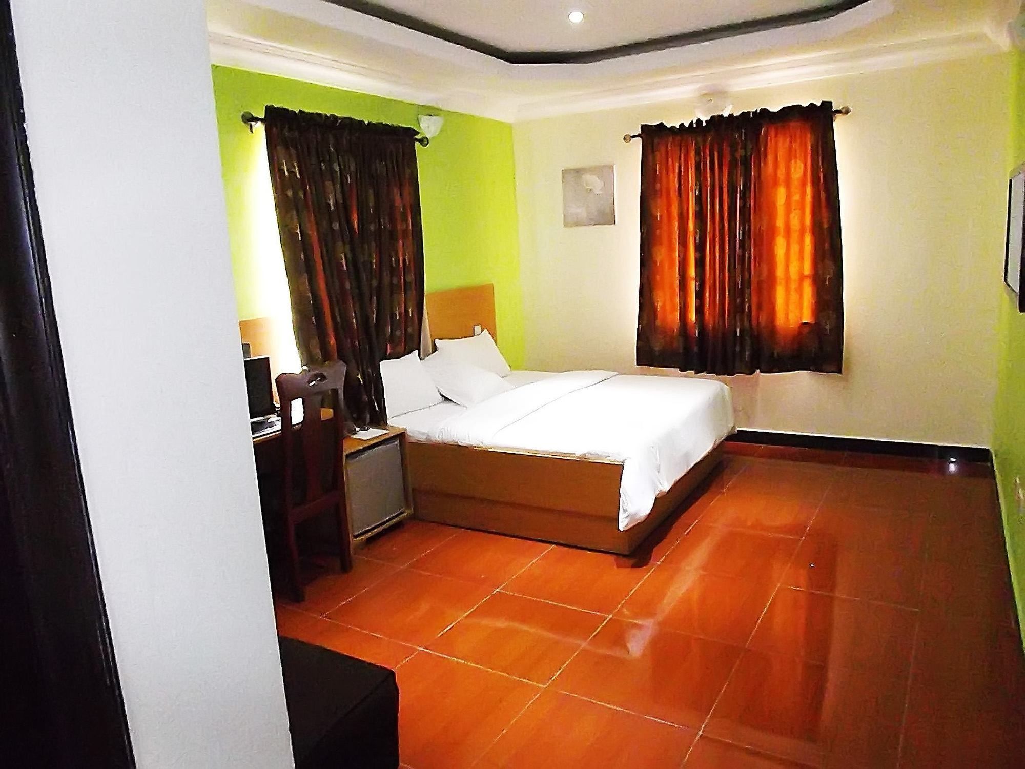 Фото отеля 2