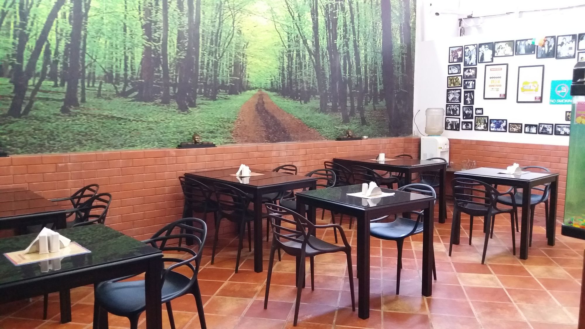 Фото Hotel Highway Residency