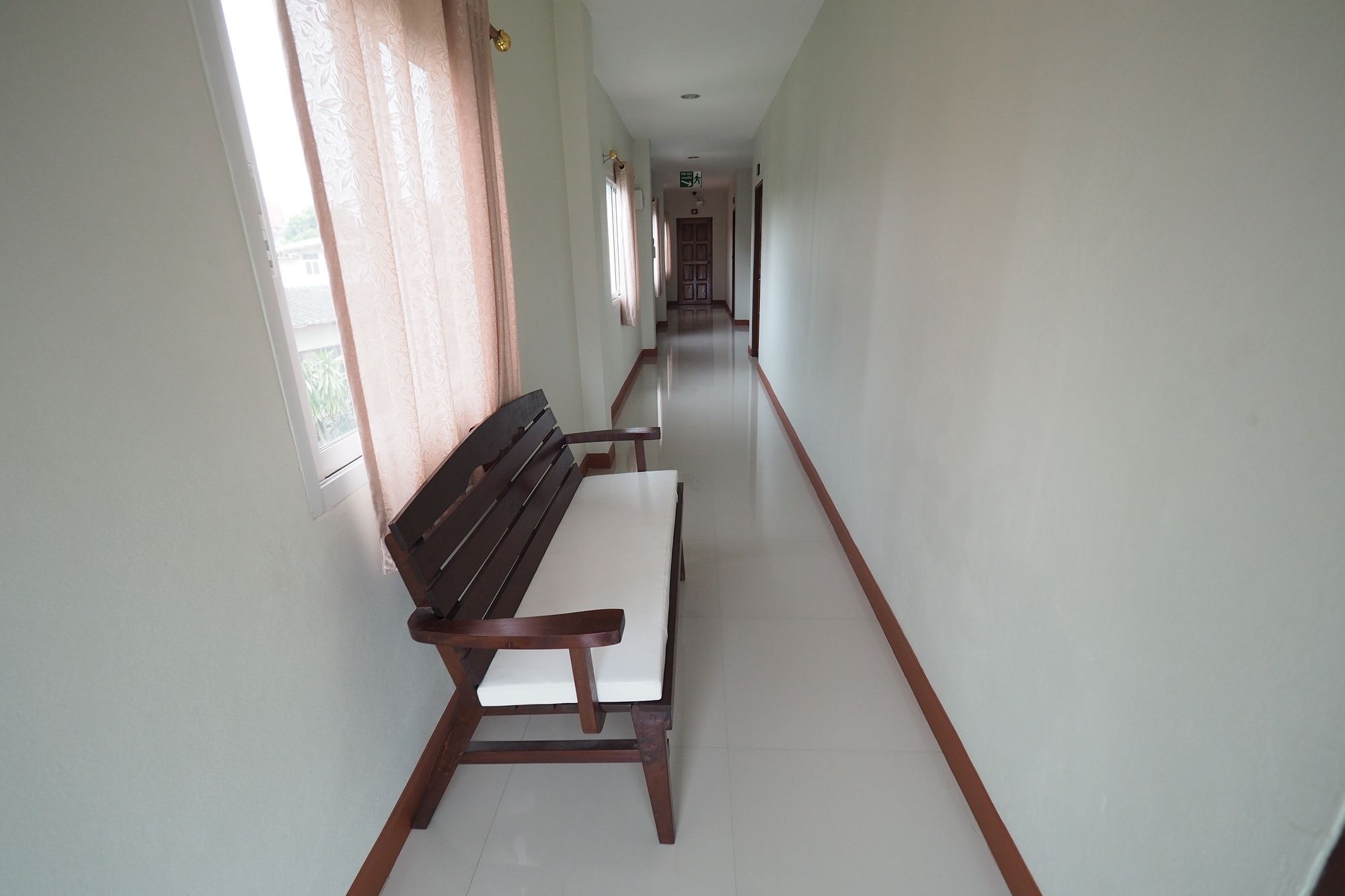Фото Sorn Waree Apartment