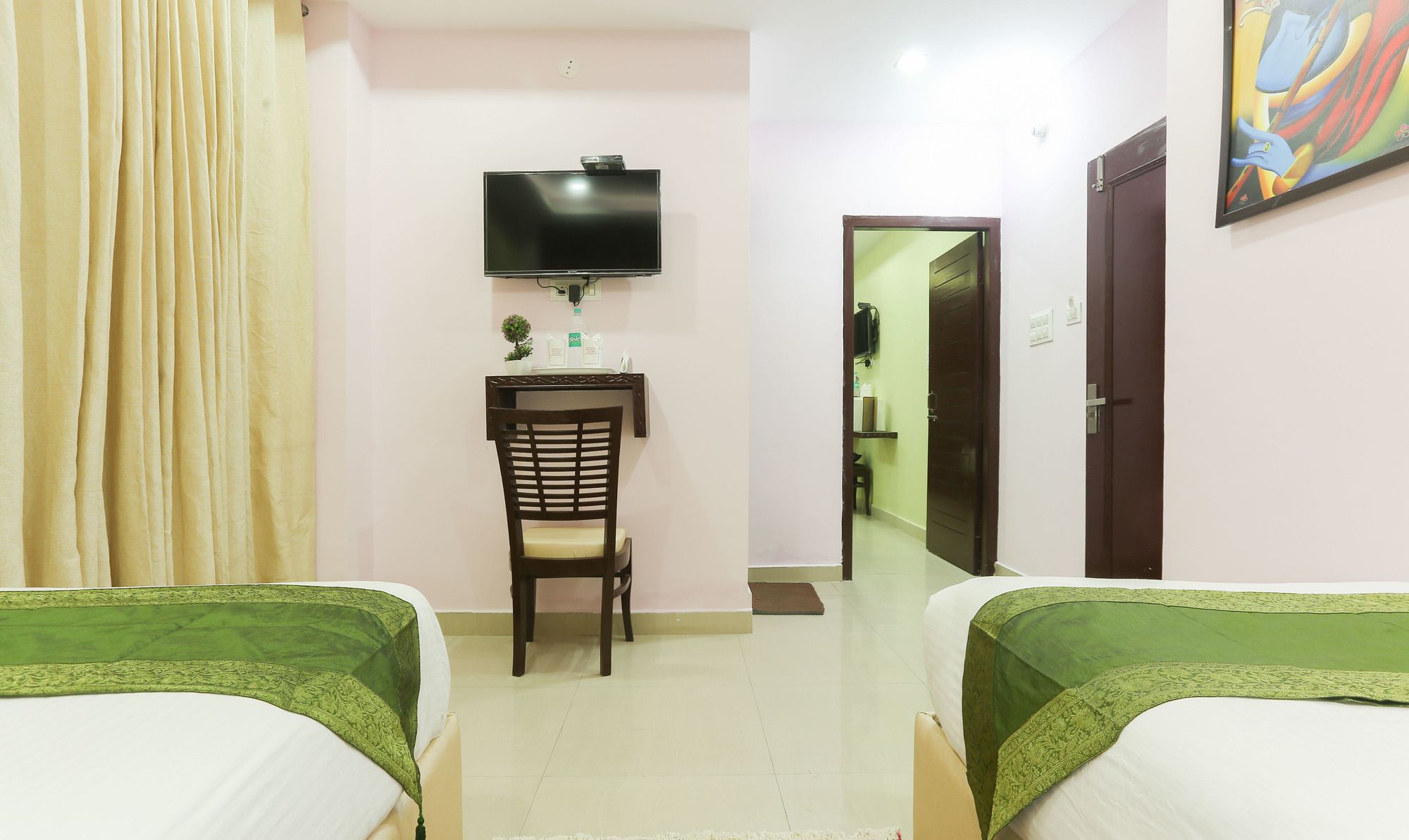 Фото Treebo Trend Roshan House