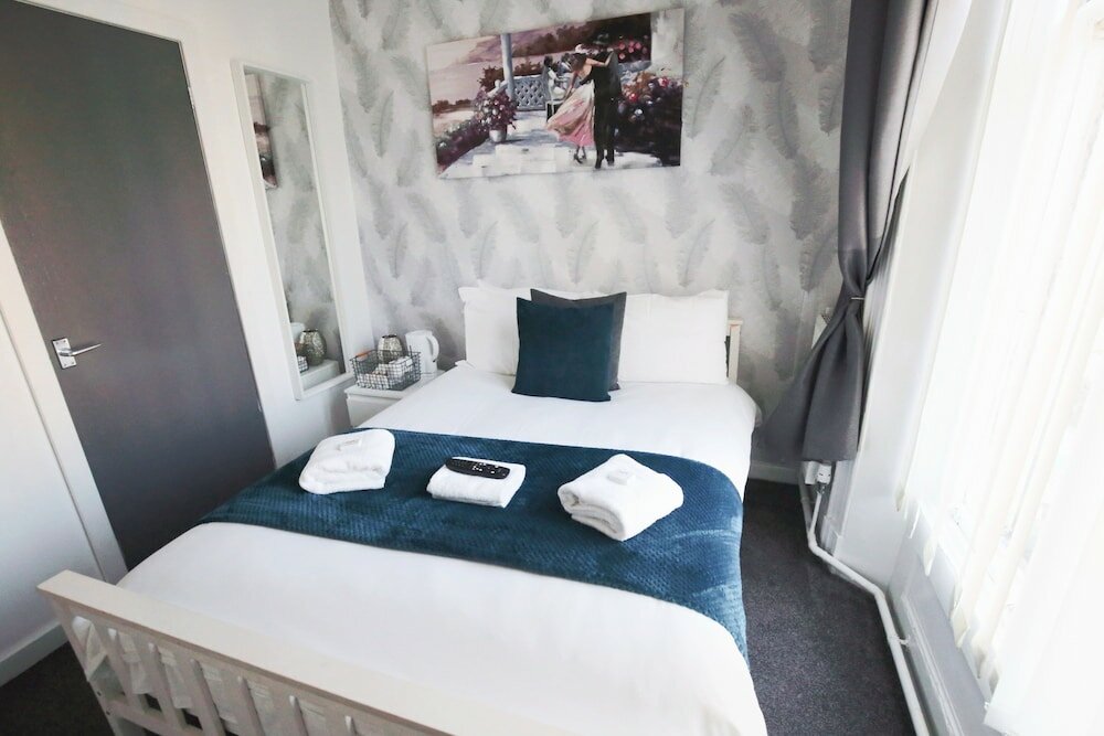 Фото The Mitre Hotel