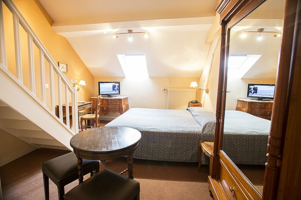 Фото Hôtel La Villa Fleurie