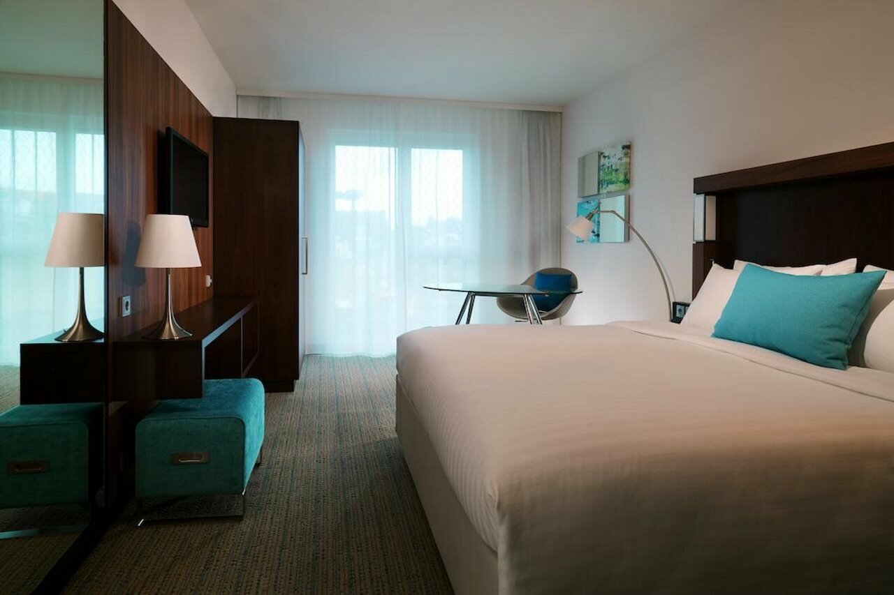 Фото Courtyard by Marriott Cologne