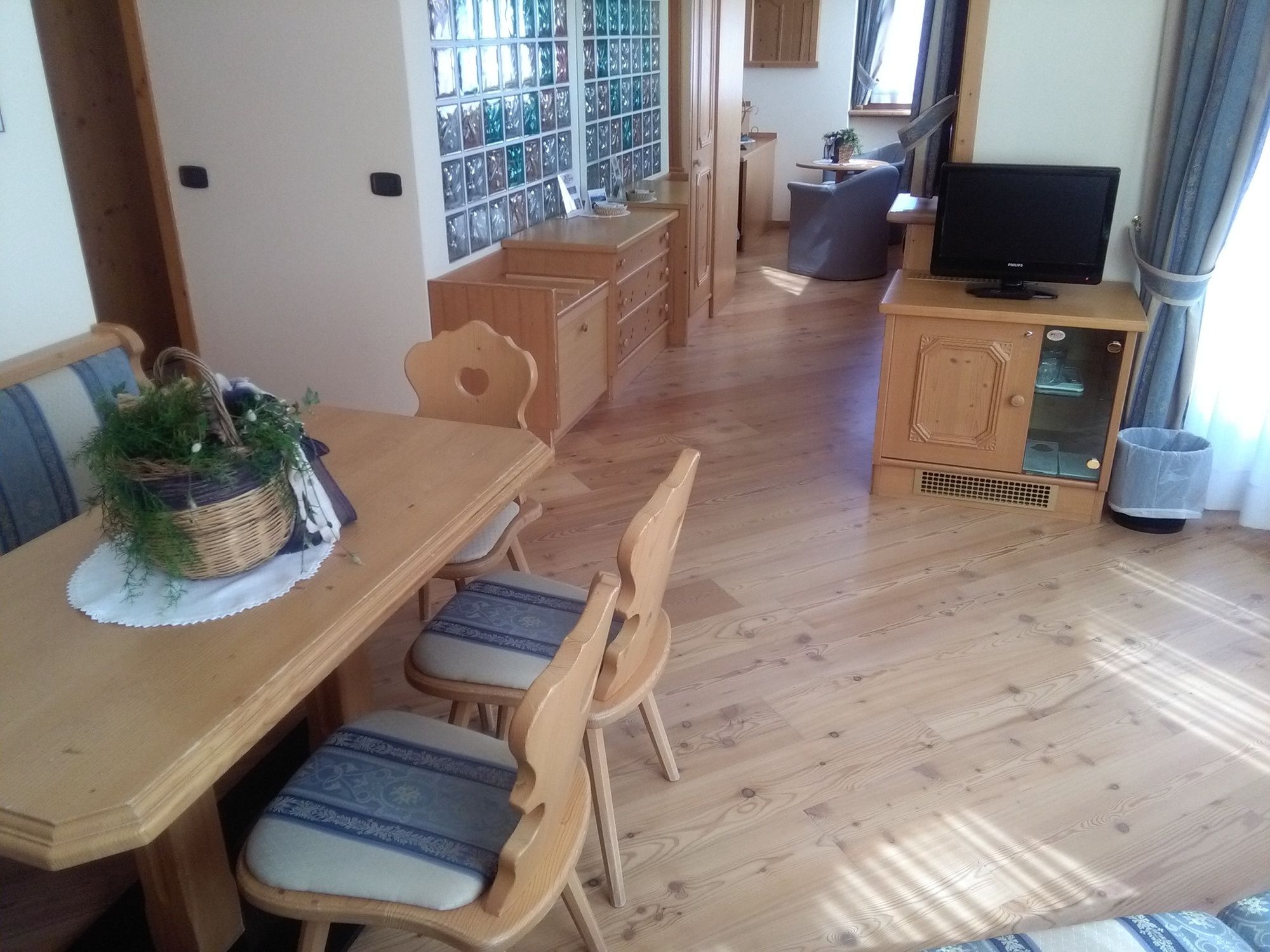 Фото Hotel Flora