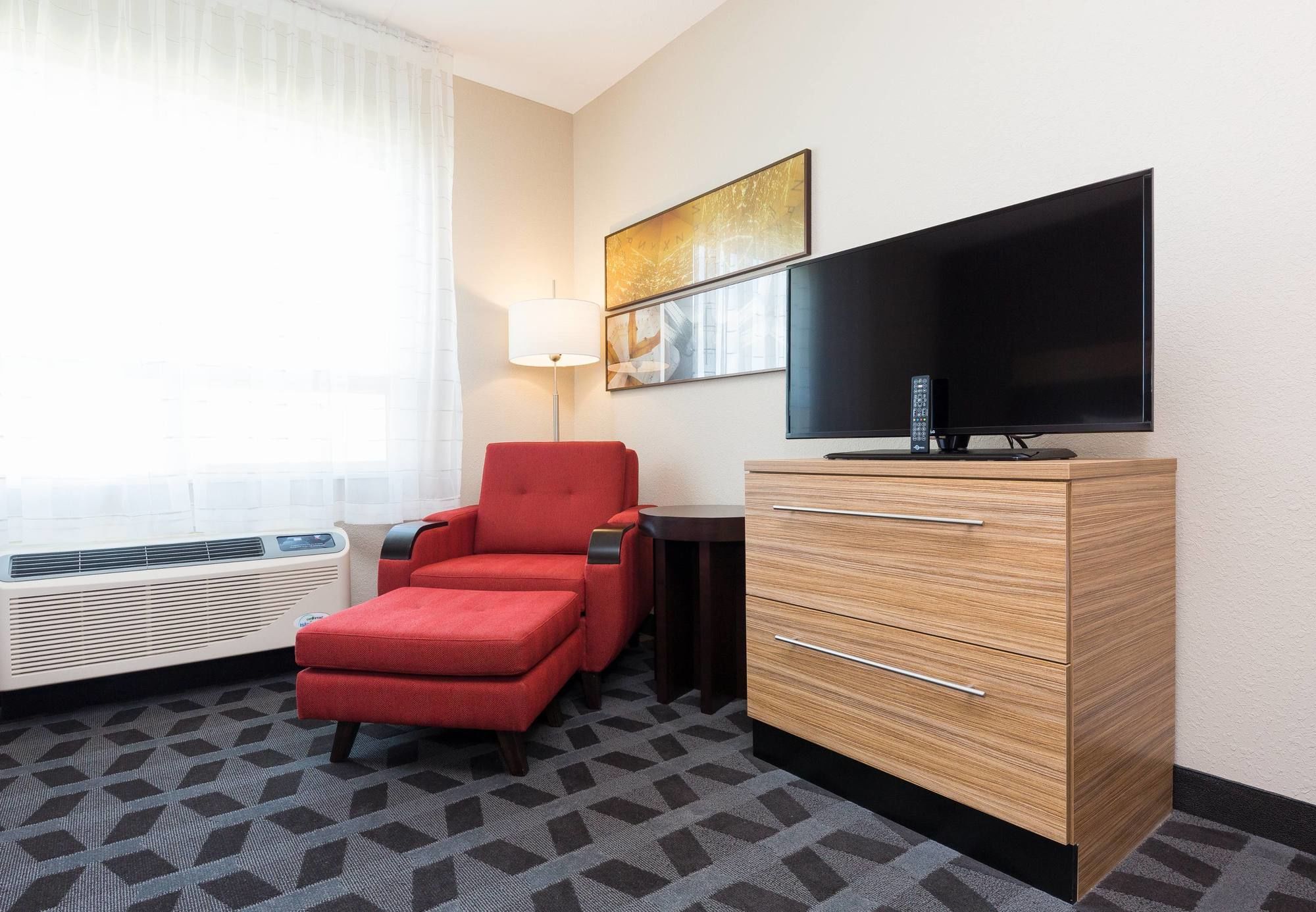 Фото TownePlace Suites by Marriott Edmonton South