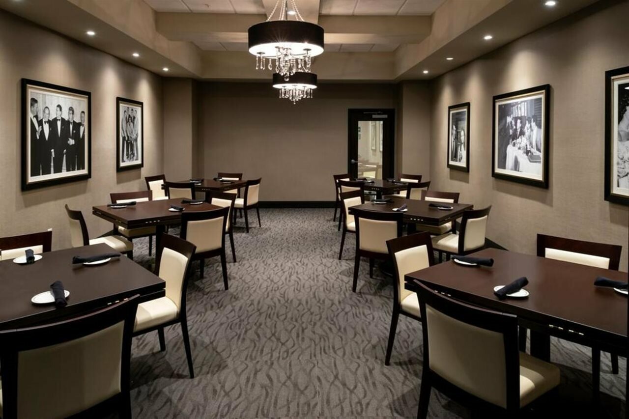 Фото Holiday Inn & Suites Farmington Hills - Detroit Nw