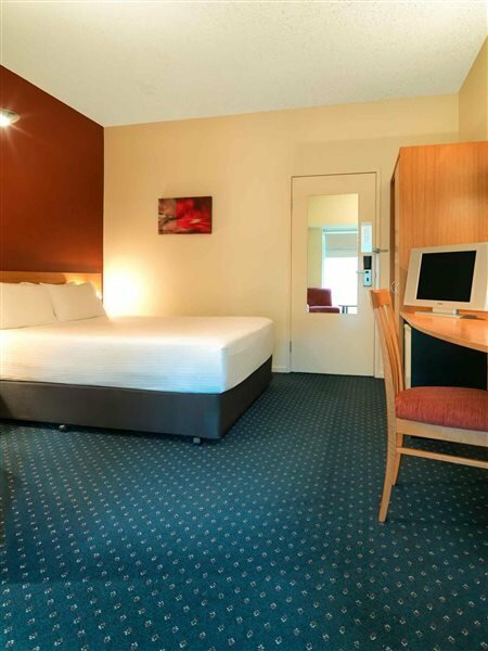 Фото Yehs Hotel Melbourne Cbd