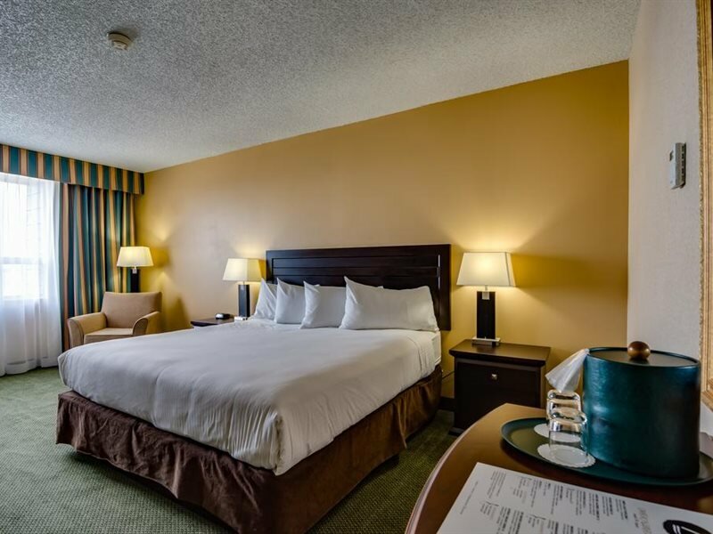 Фото Sawridge Inn & Conference Centre Edmonton South