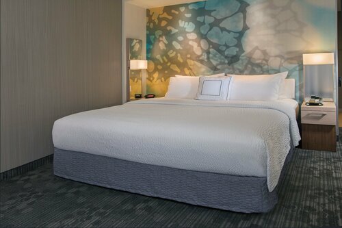 Гостиница Courtyard by Marriott Waterloo Cedar Falls в Ватерлоо
