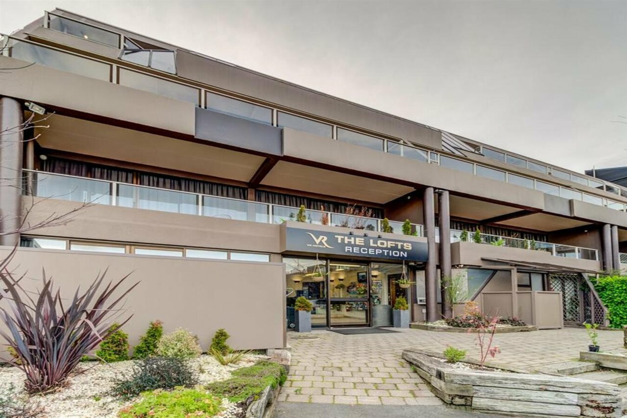 Фото The Lofts Apartments