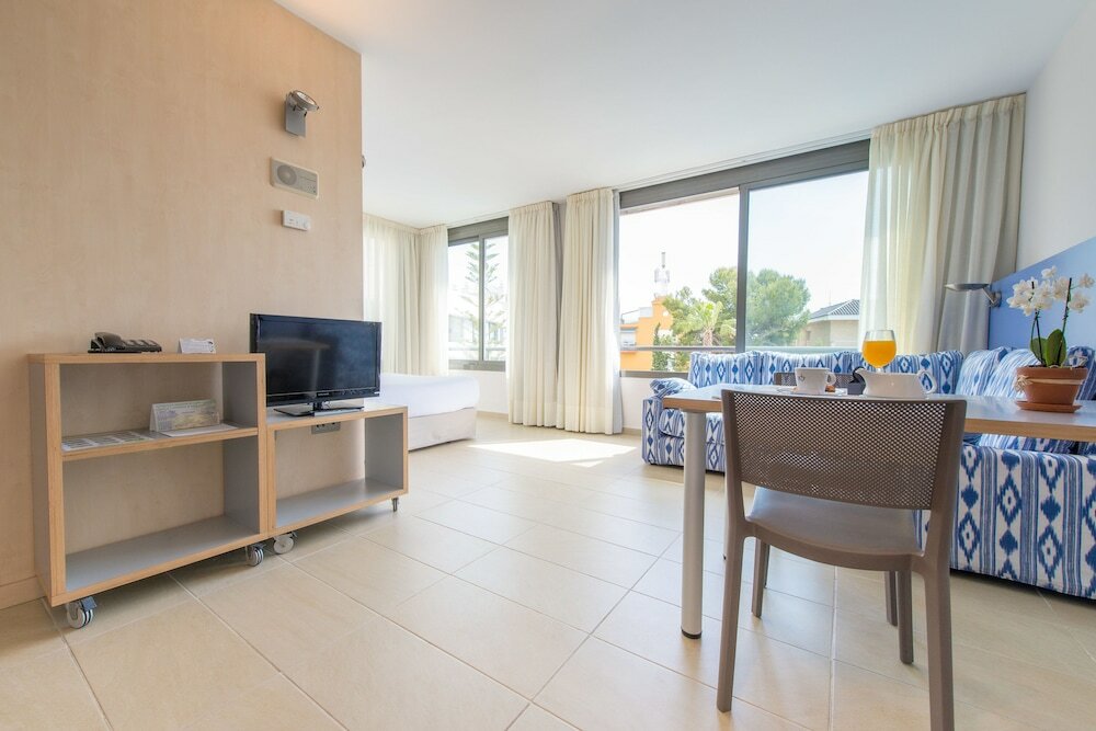 Фото Atenea Park Suites Apartaments