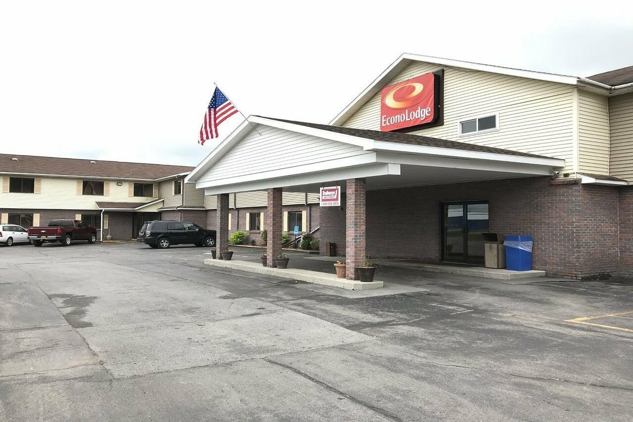 Фото Econo Lodge Massena Hwy 37