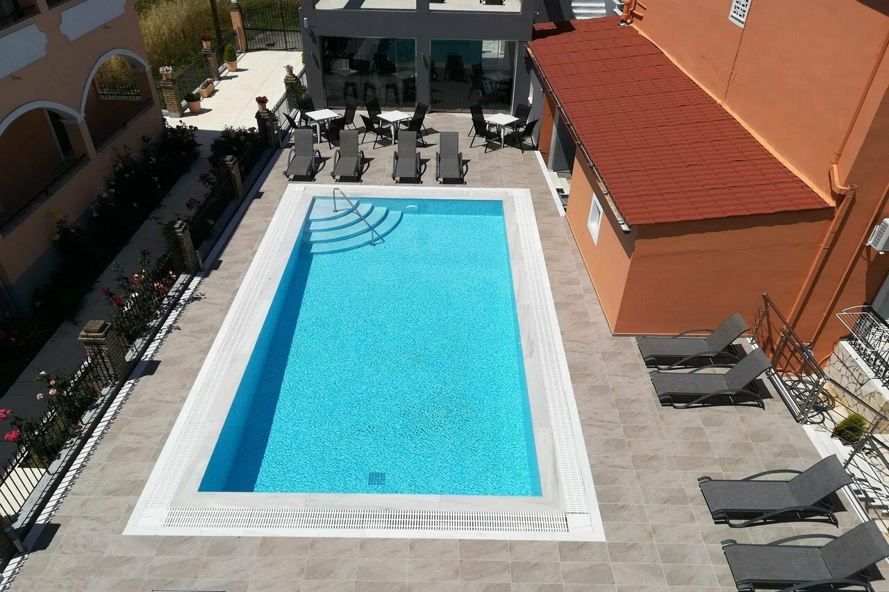 Фото отеля 2