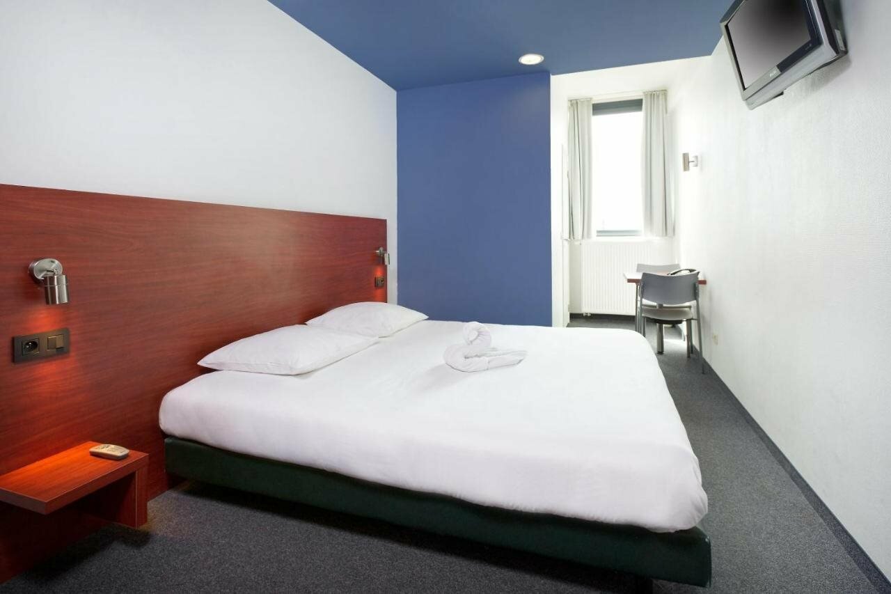 Фото Century Hotel Antwerpen