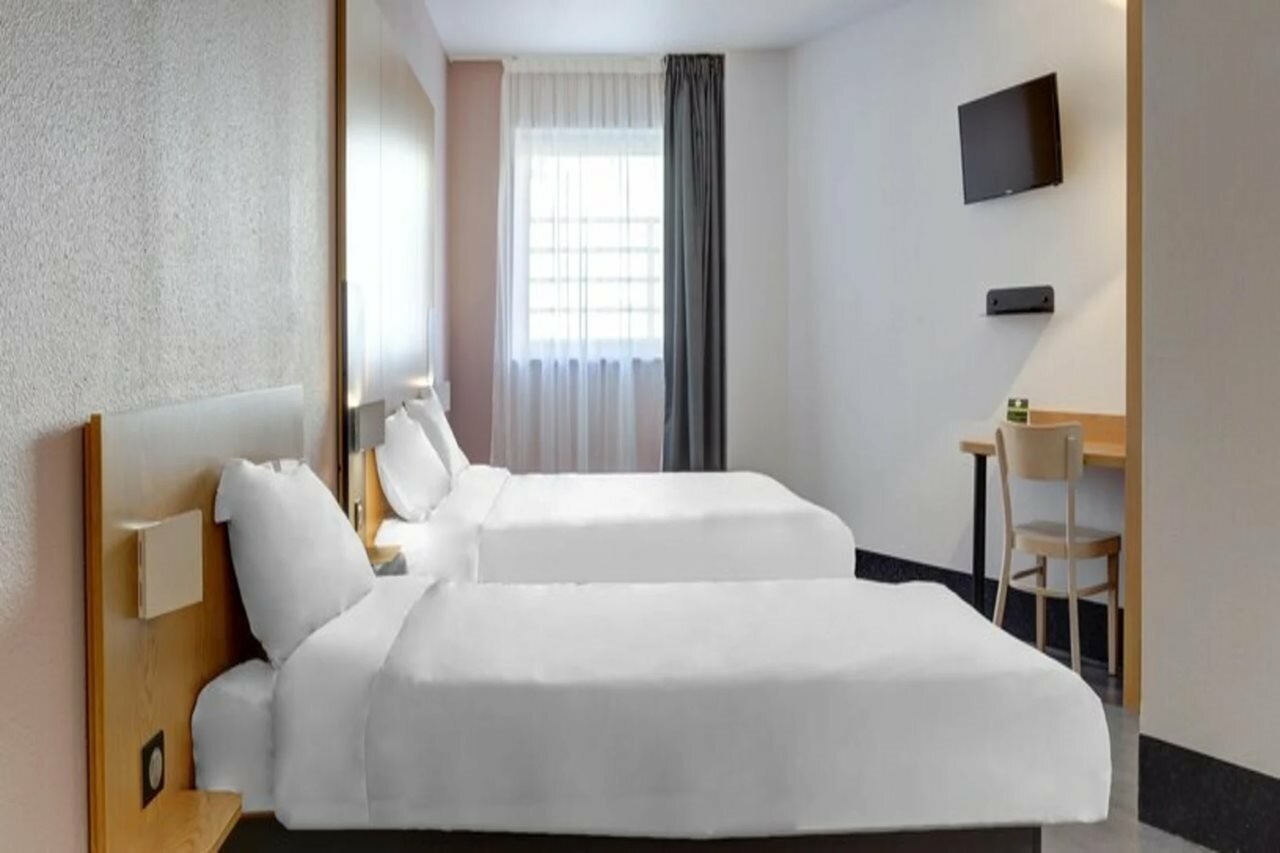 Фото B&b Hotel Reims Centre Gare