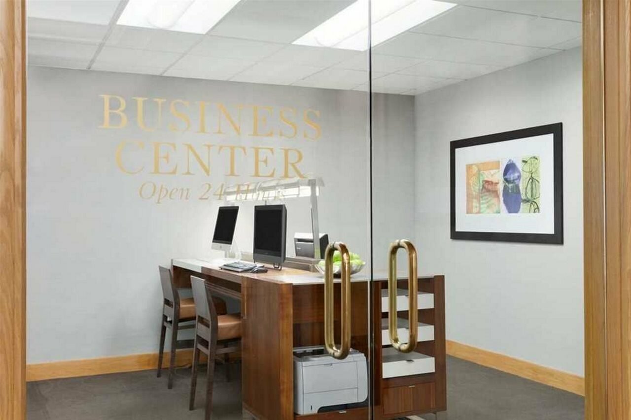 Фото Hilton Newark Penn Station