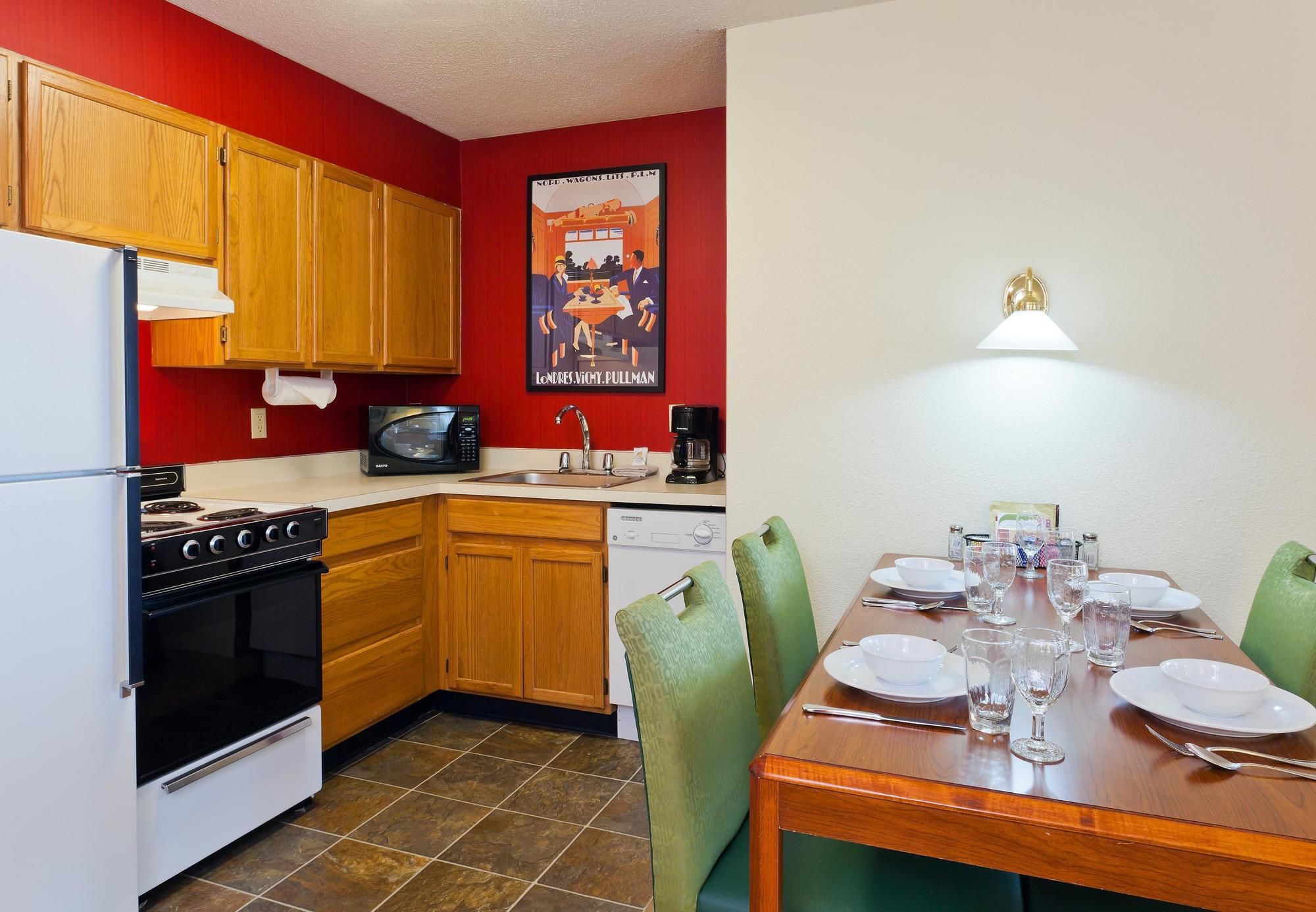 Фото Residence Inn by Marriott Indianapolis Airport