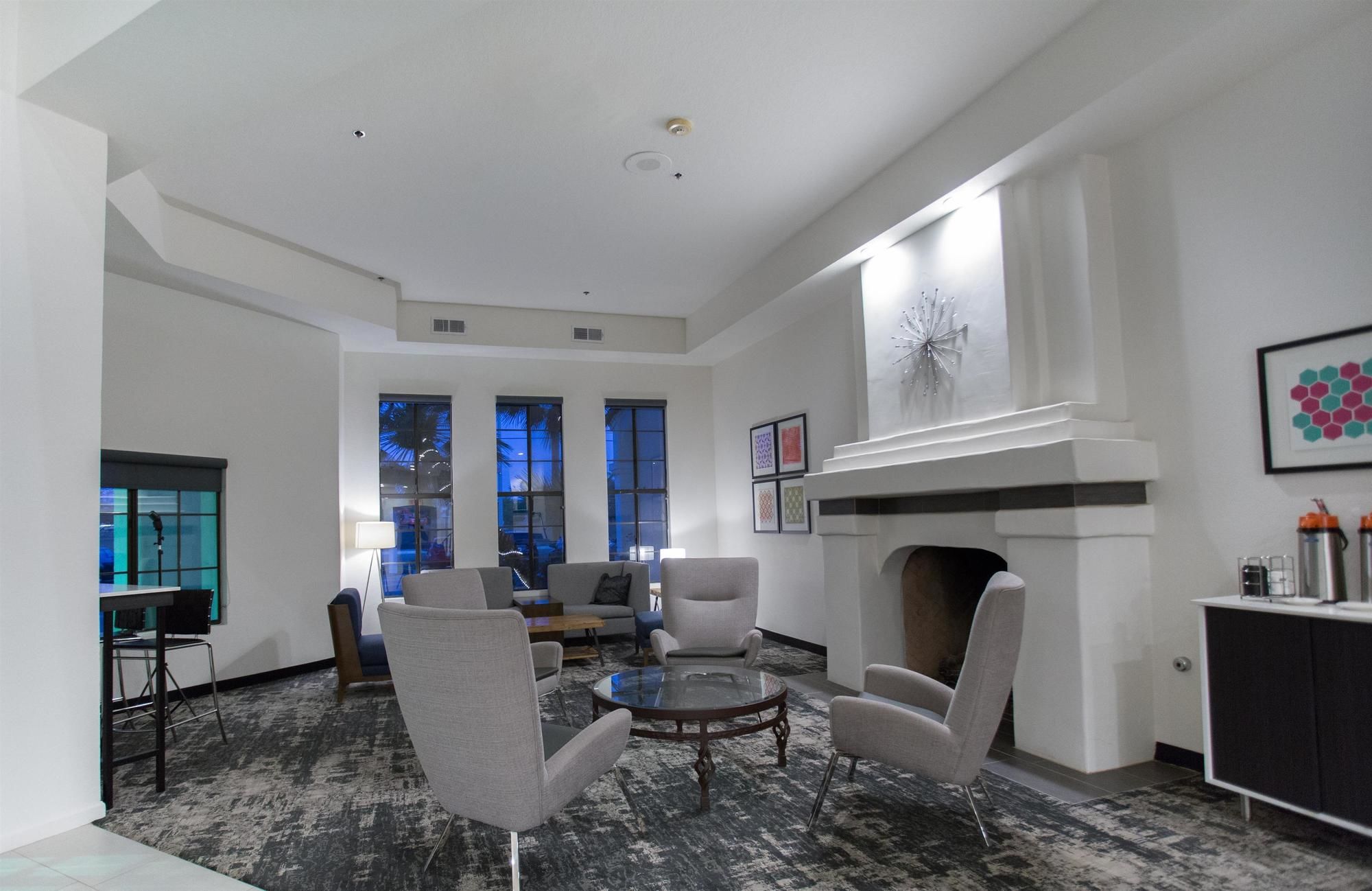 Фото Best Western Posada Royale Hotel & Suites