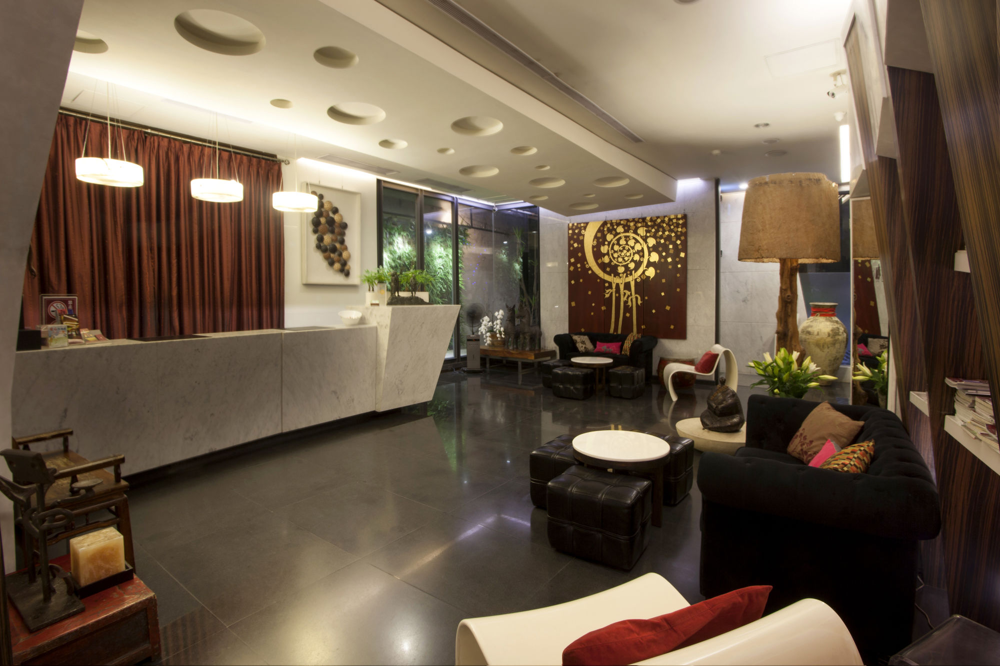 Фото The Galerie Hotel