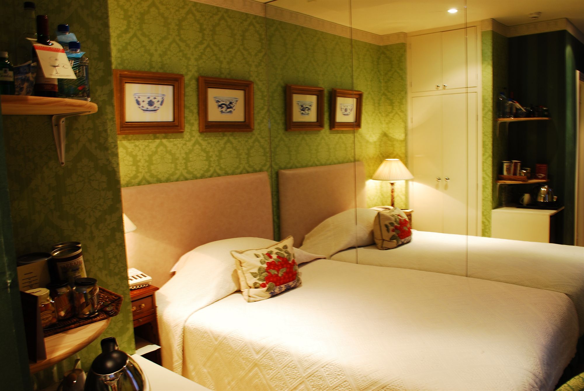 Фото The Leonard Hotel