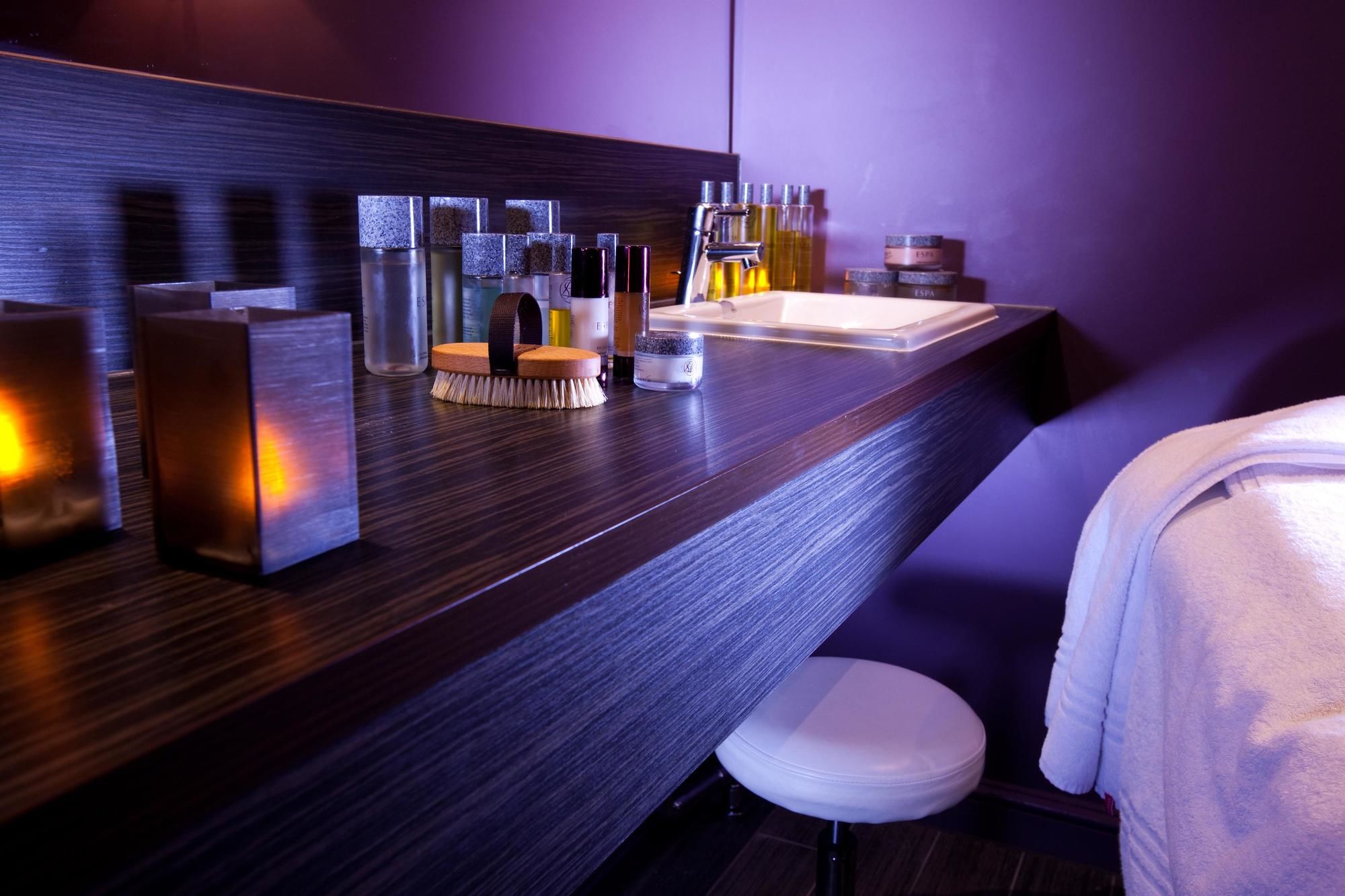 Фото Village Hotel Warrington