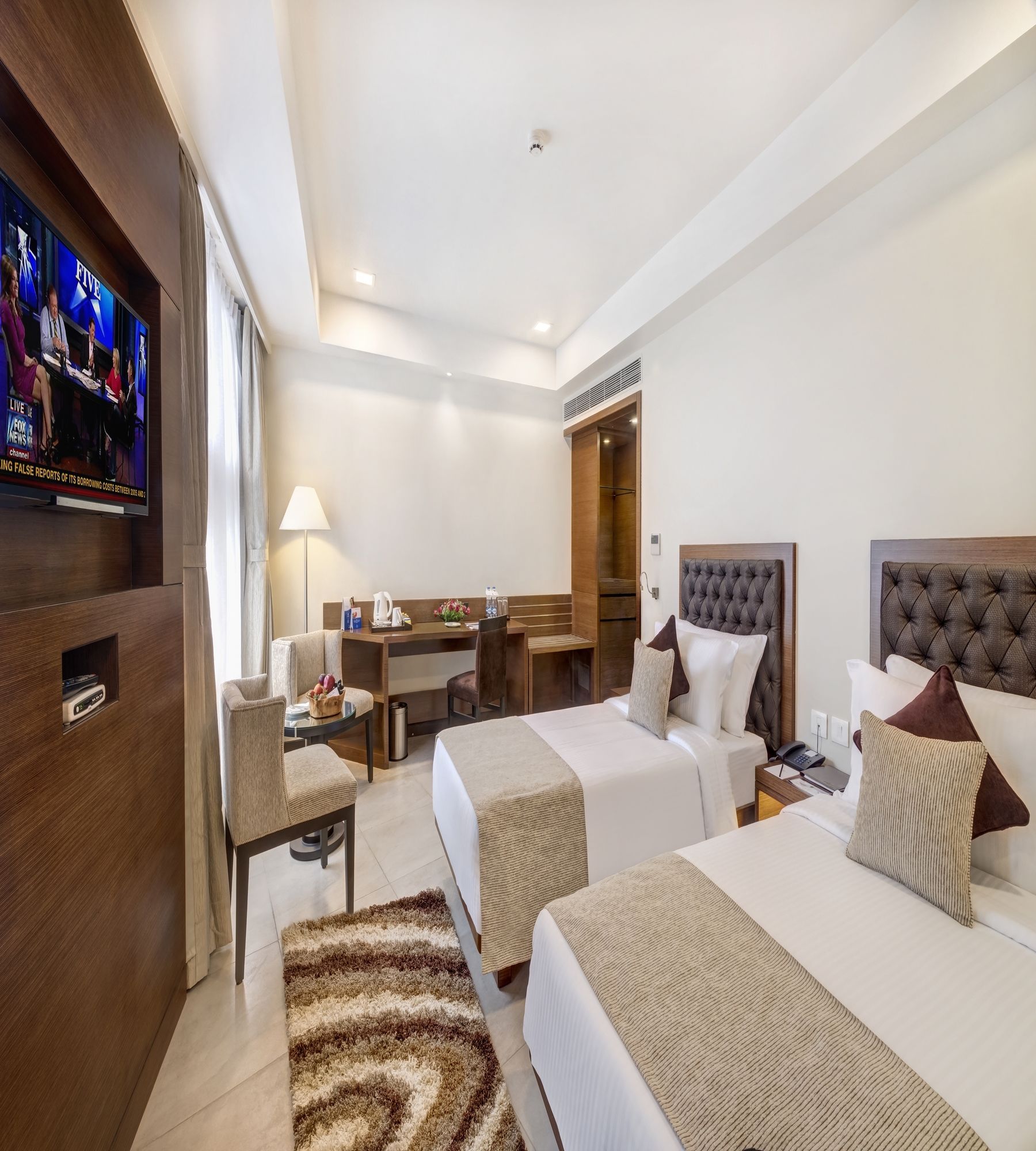 Фото Peerless Hotel Kolkata