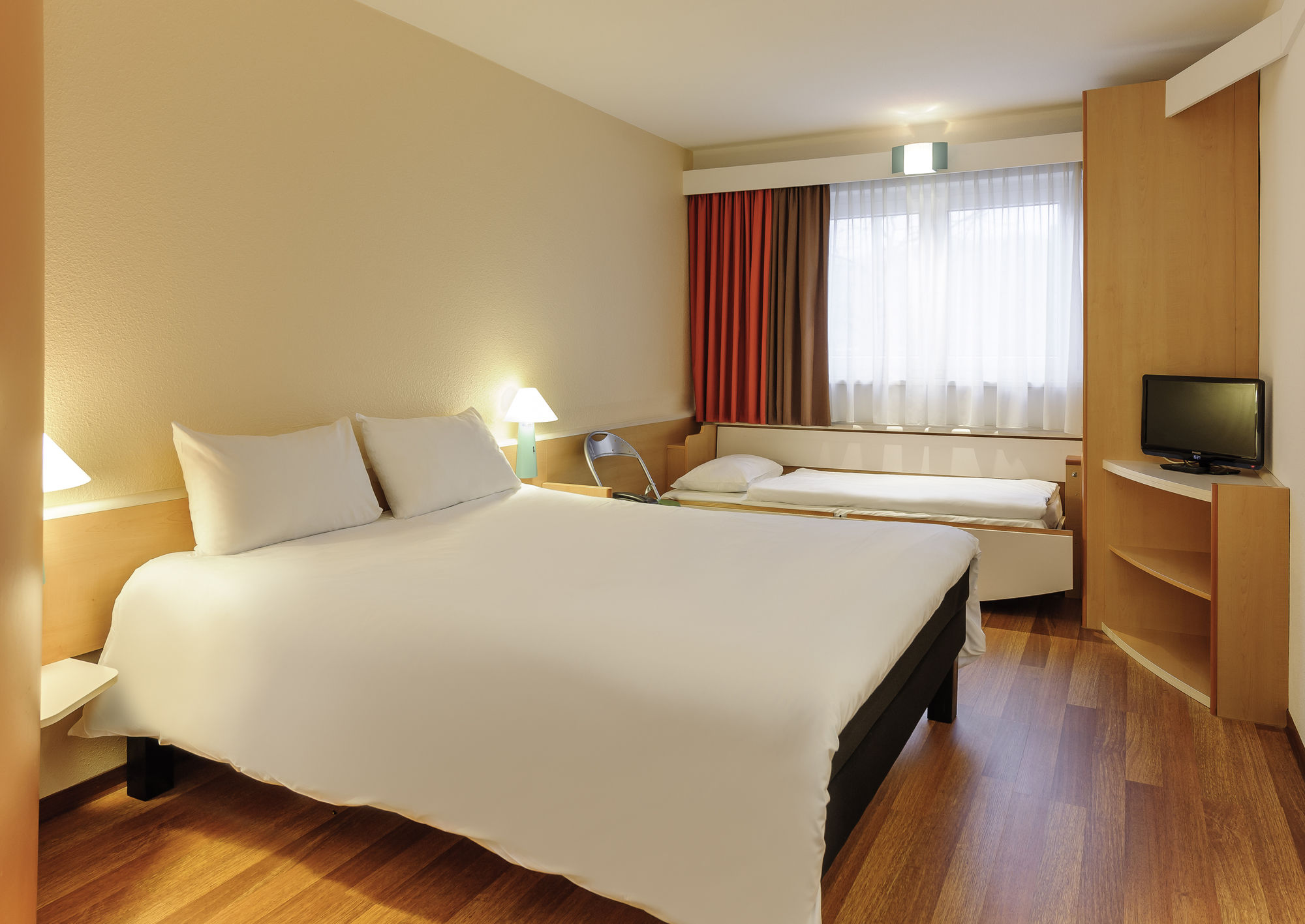 Фото Ibis Wuerzburg City Hotel