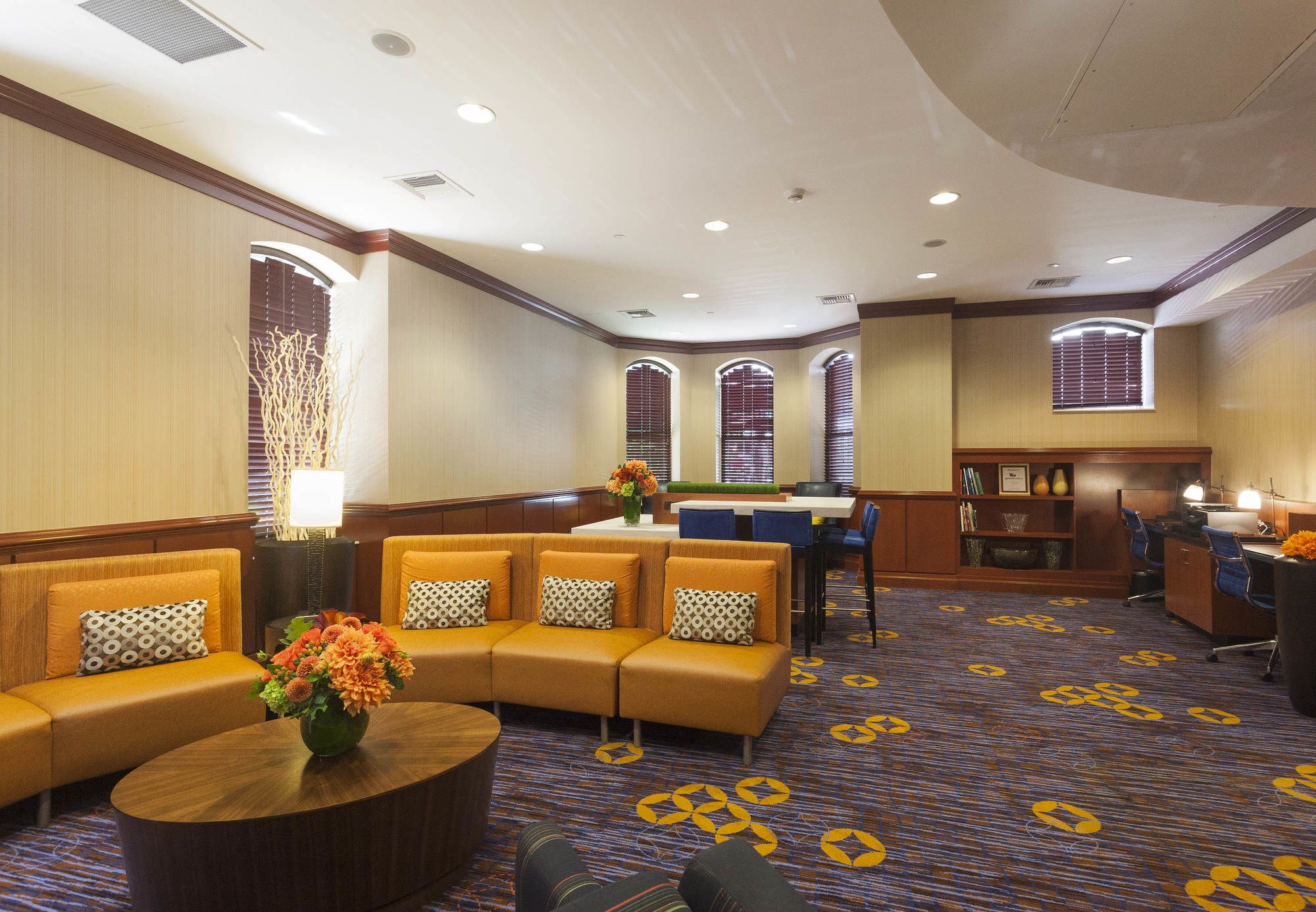 Фото Courtyard by Marriott Boston Copley Square