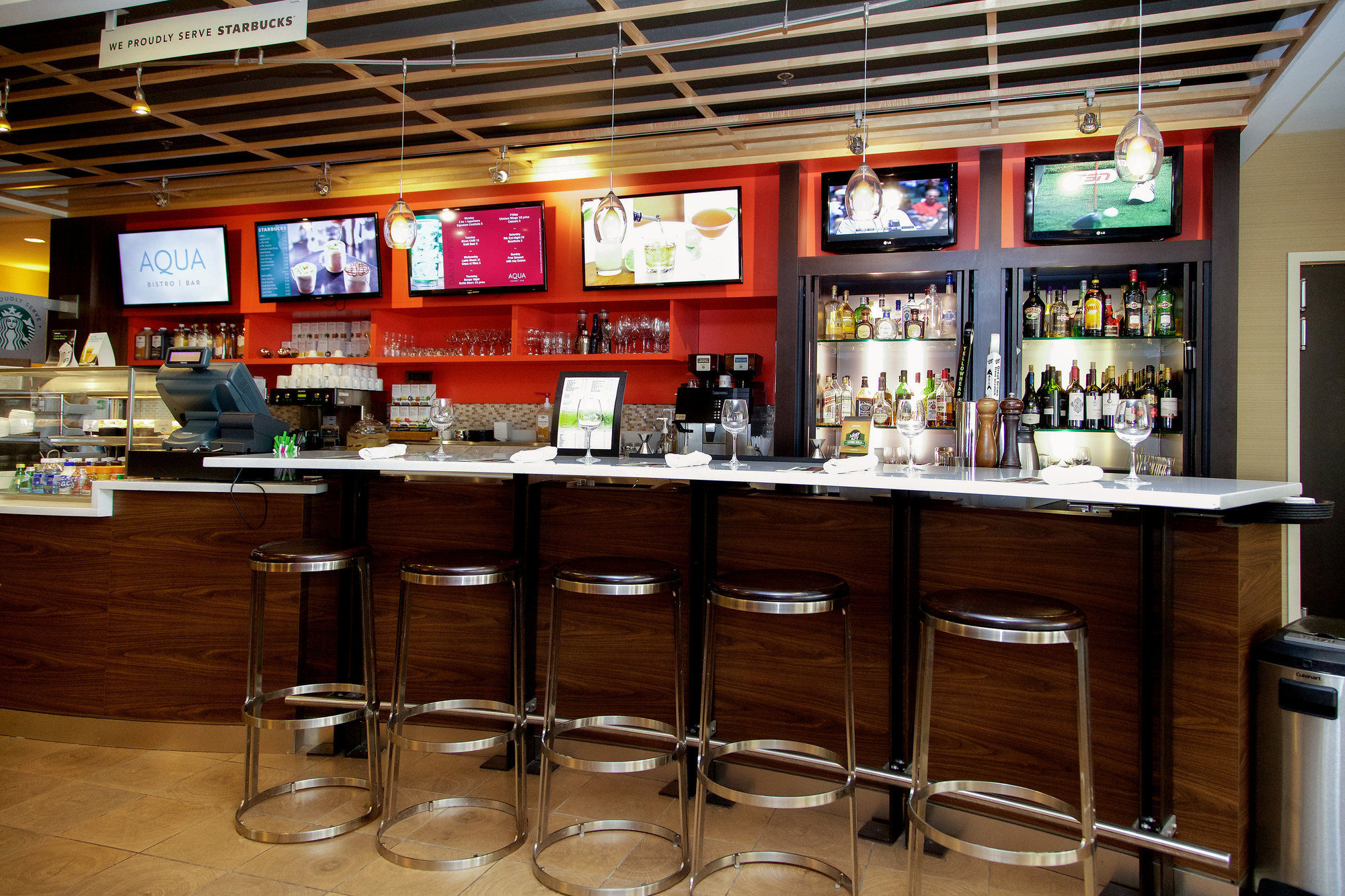 Фото Courtyard by Marriott Edmonton West