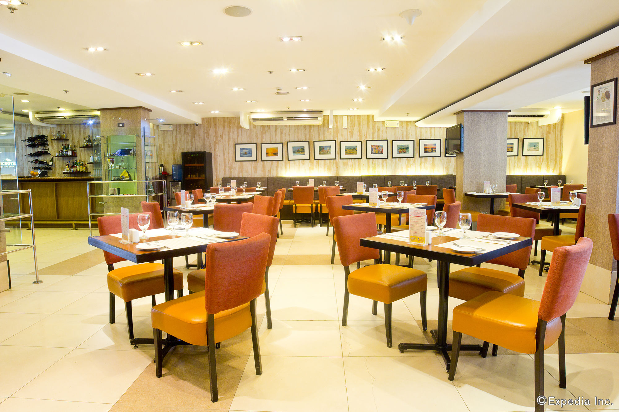 Фото Microtel by Wyndham Mall of Asia